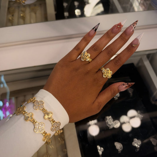 Gold Bling Clover bracelet